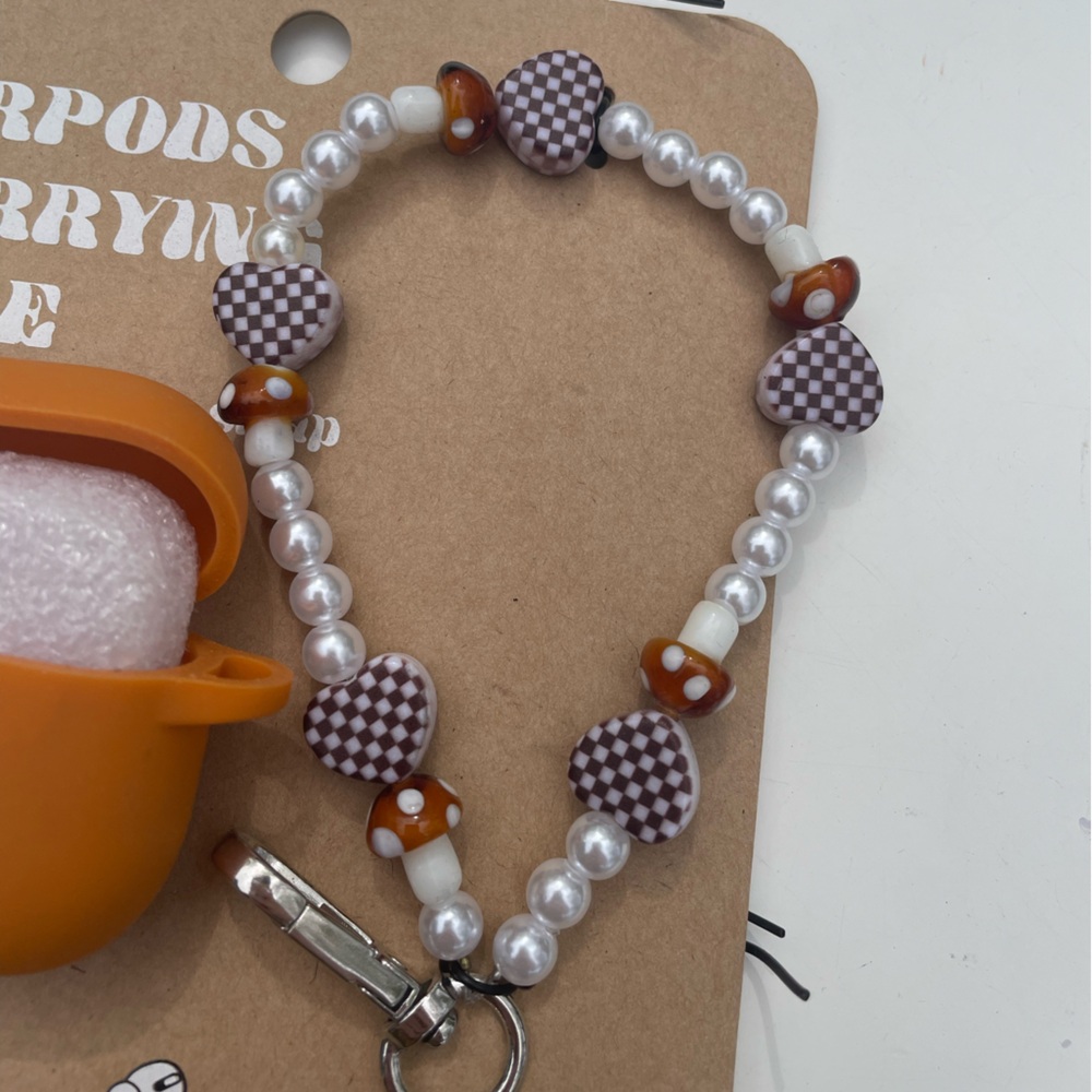 NWT Urban Outfitters Orange Heart Bead AirPods Pro Case - Picture 6 of 8